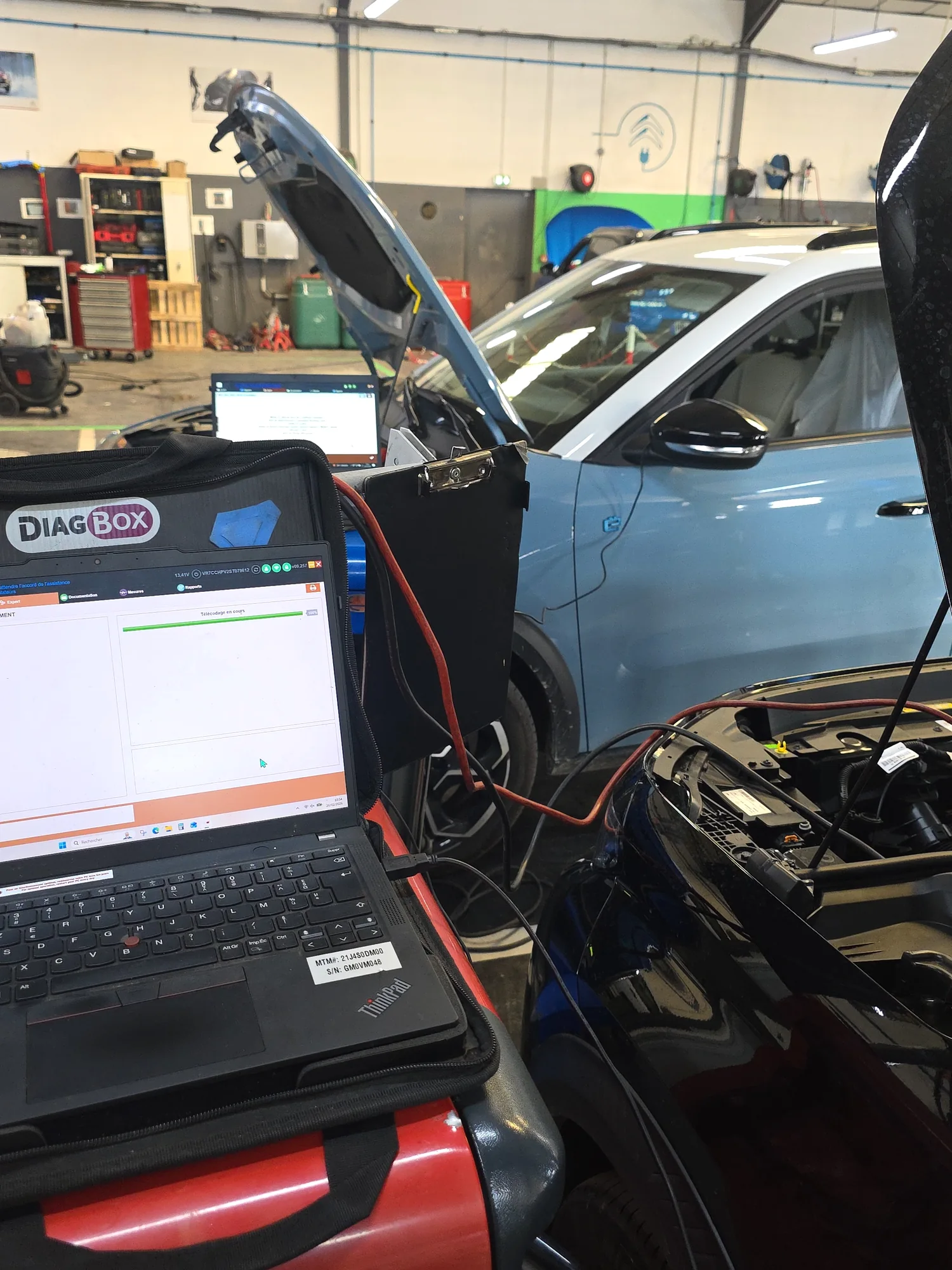 Intervention diagnostic ECU avec DiagBox sur vehicule en atelier